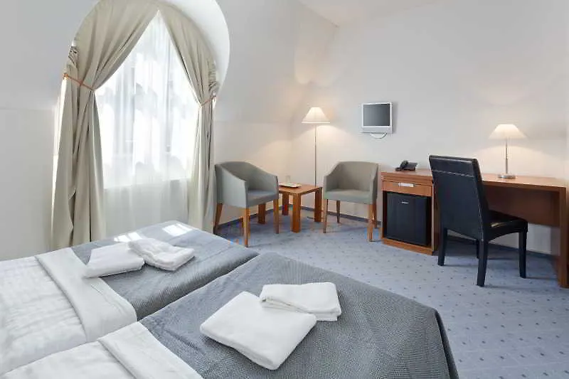 Hotel Na Zamecku Praga 4*,