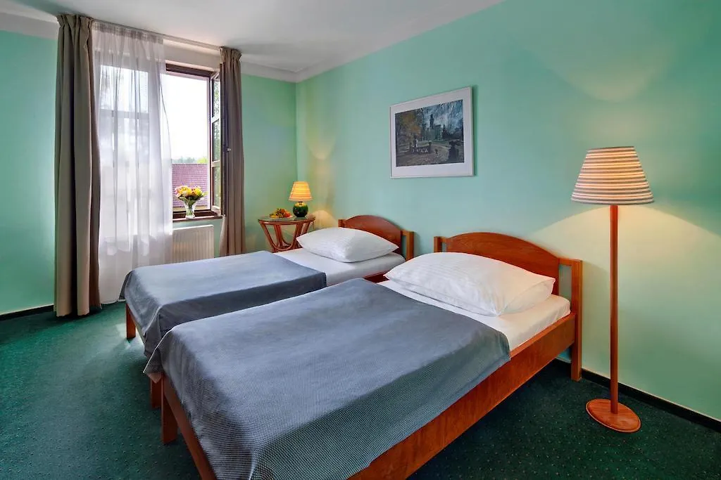 Hotel Na Zamecku Praga 4*,  Czechy